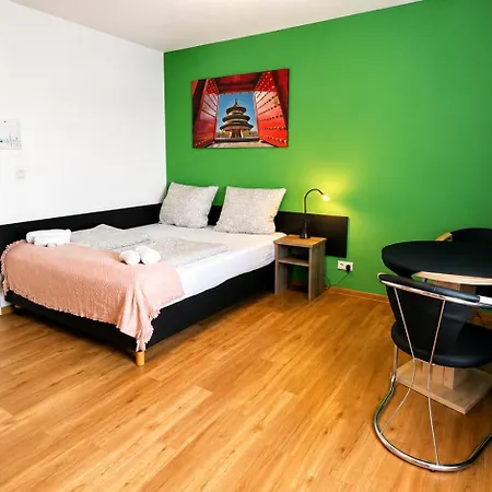 Apartment Sleeps 2 With Balcony